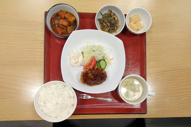 お食事1